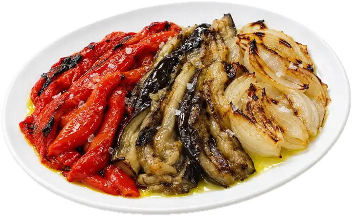 Escalivada de pimiento rojo, berenjena y cebolla asados con aceite de oliva
